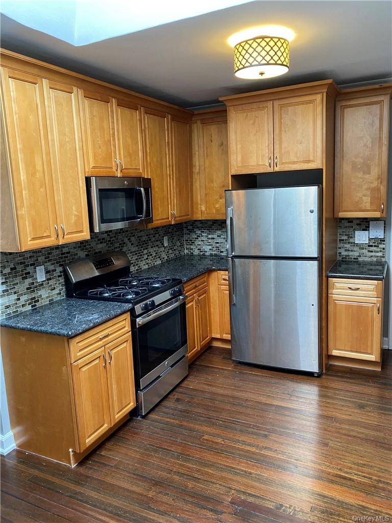 Fantastic 1 bedroom 1 bath apartment in historic downtown building in...