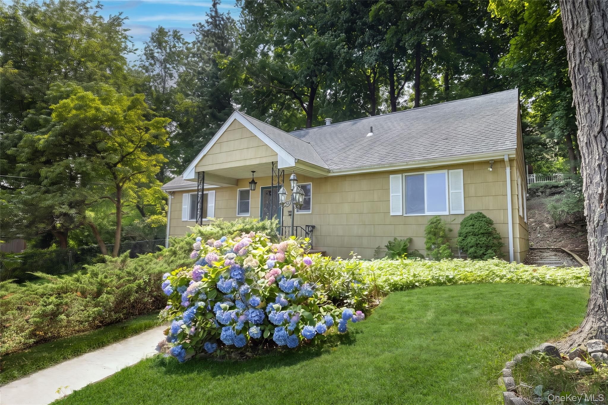 Turnkey ease meets Rivertowns lifestyle at 64 Bradley Street. This sun...