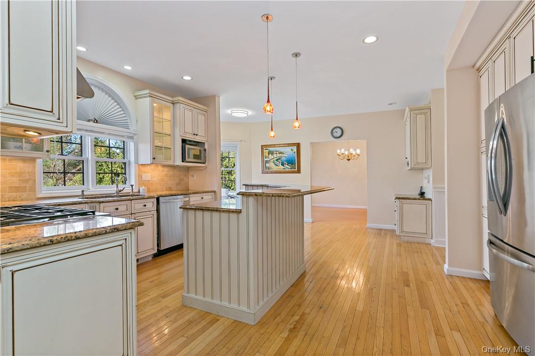Photo 4 of this property