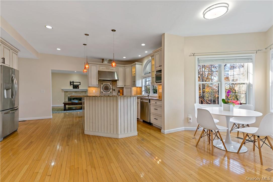 Photo 6 of this property