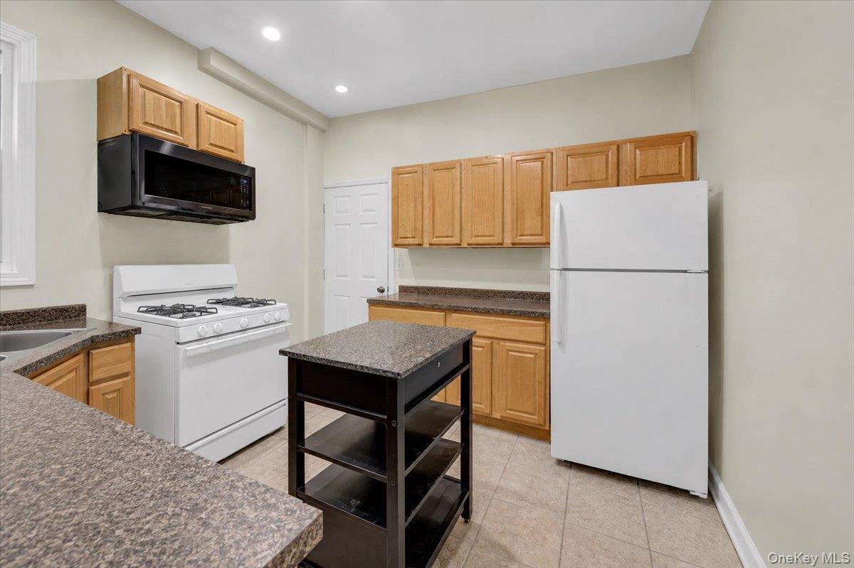 Photo 4 of this property