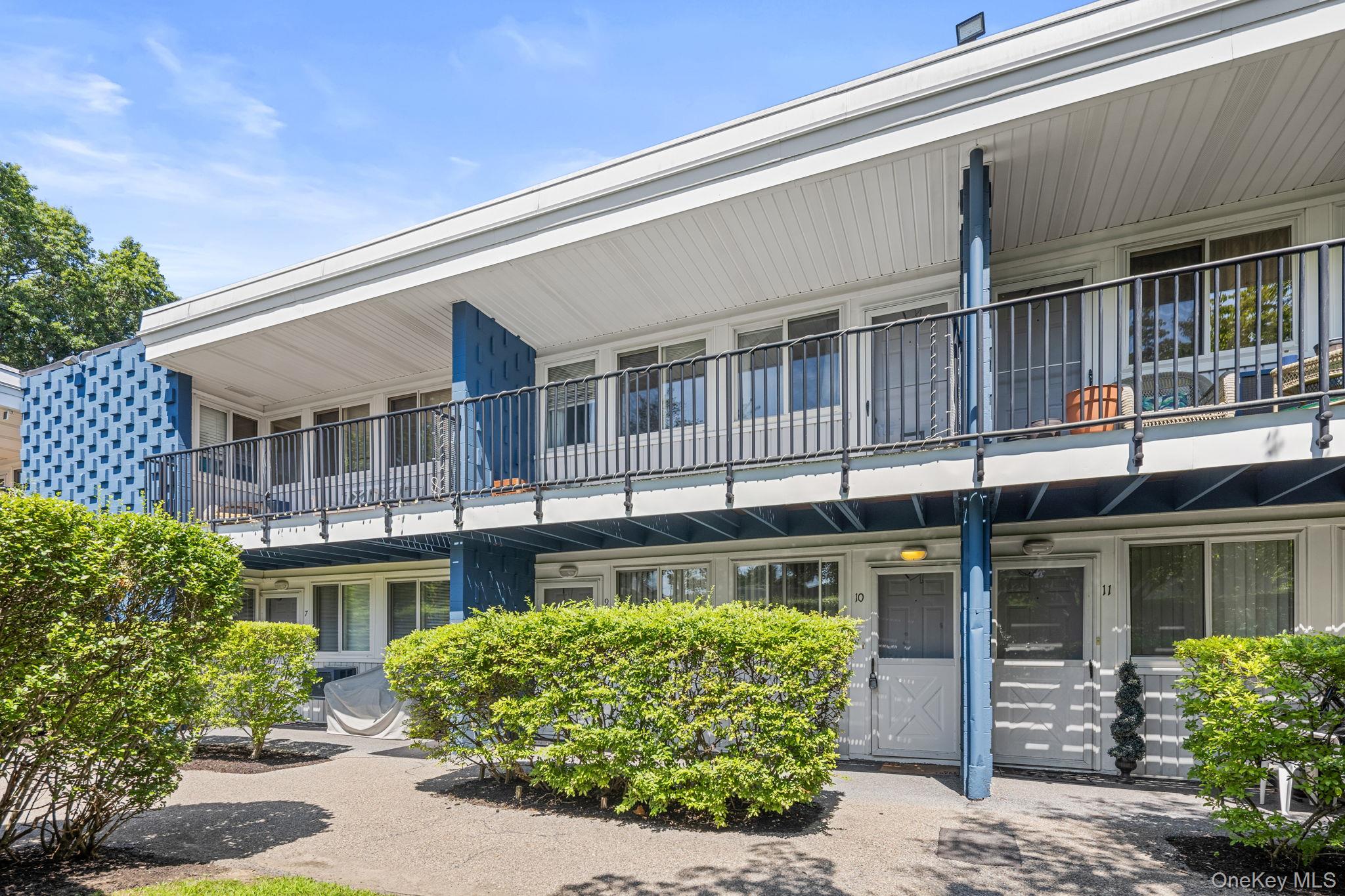 Welcome to the peaceful Wyndover Woods community of White Plains. This...