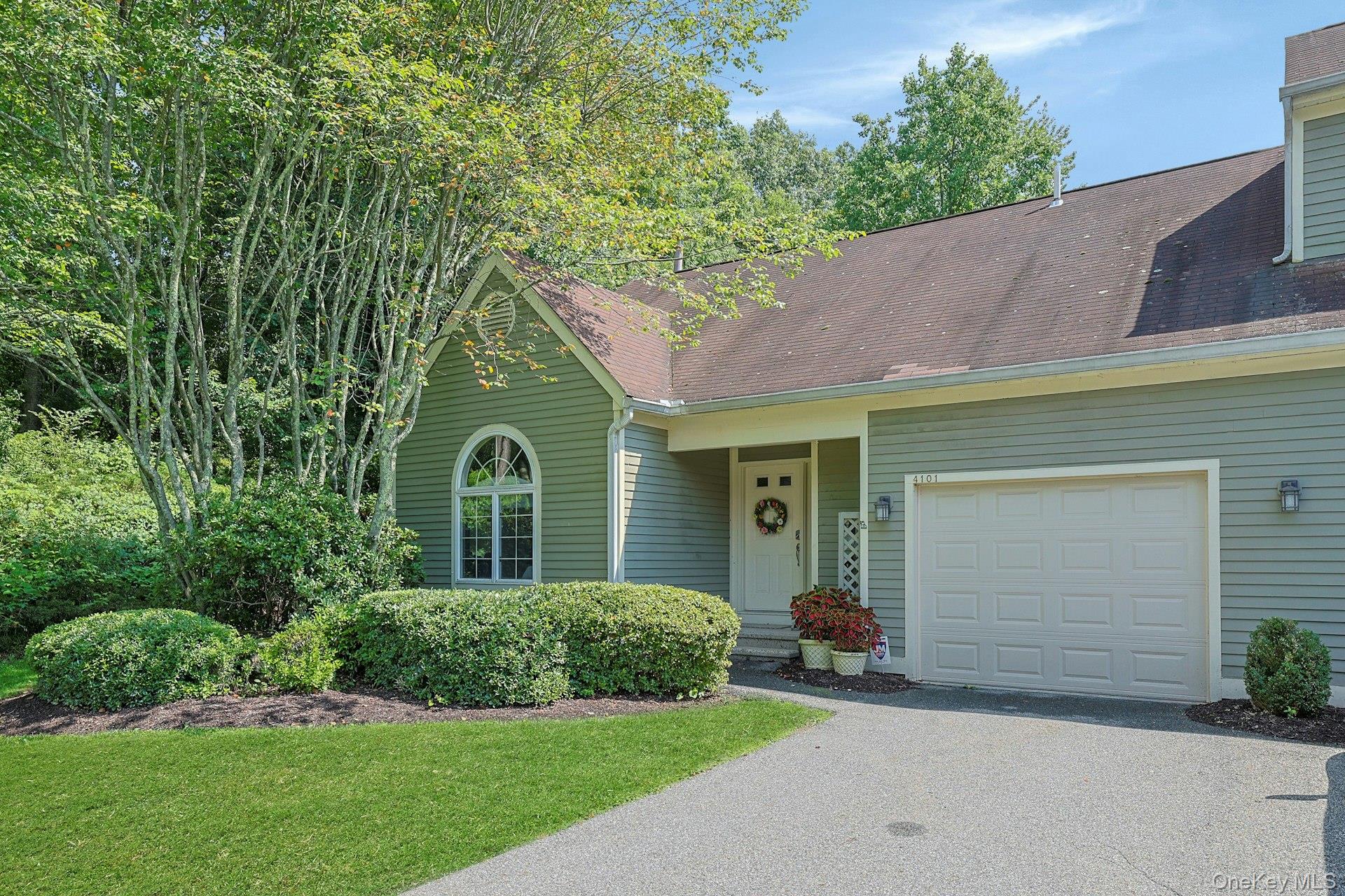 Desirable Guard Hill Manor! No steps to Primary Bedroom and Bath locat...
