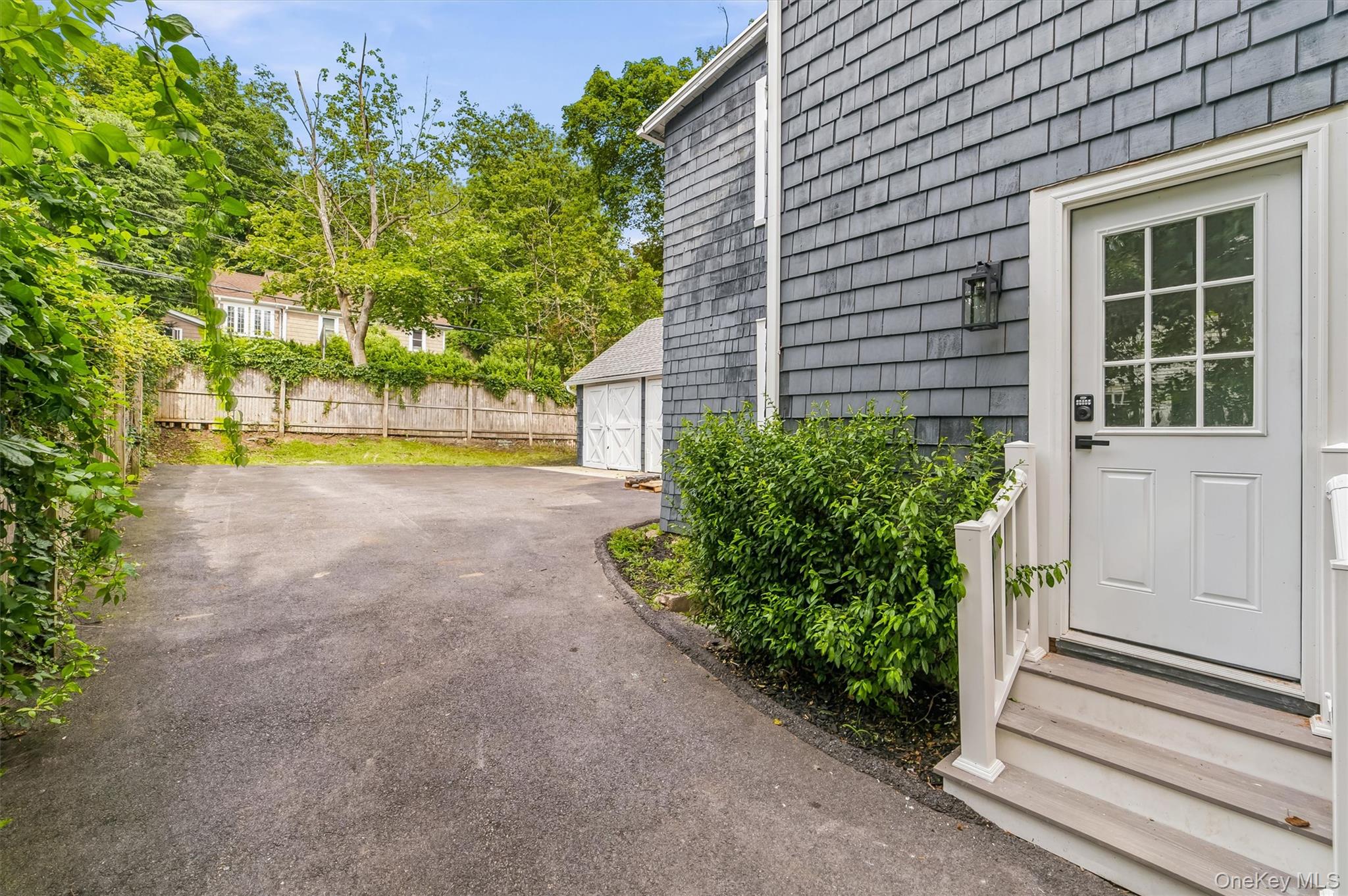 Photo 4 of this property