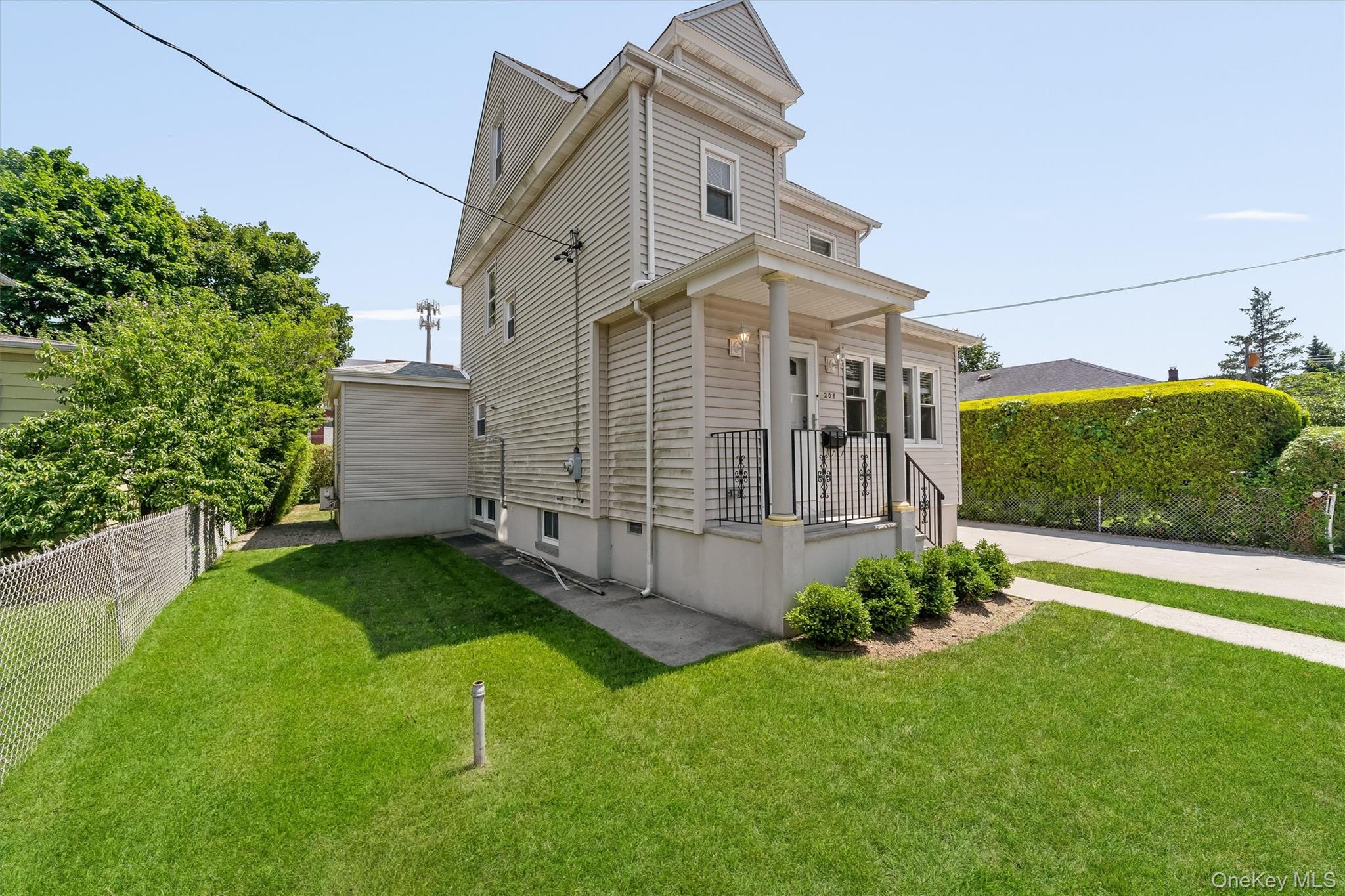 Photo 4 of this property