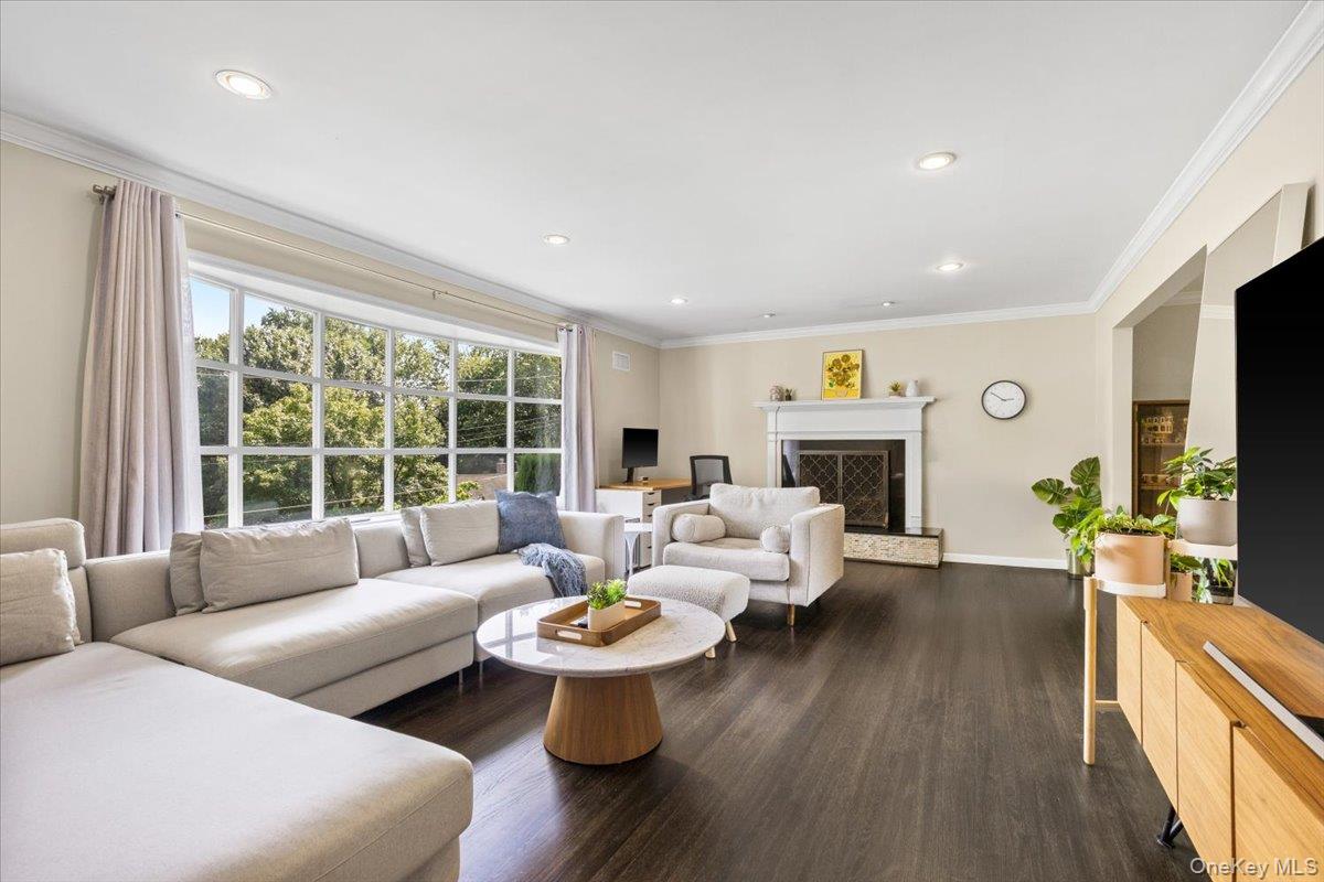 Photo 4 of this property