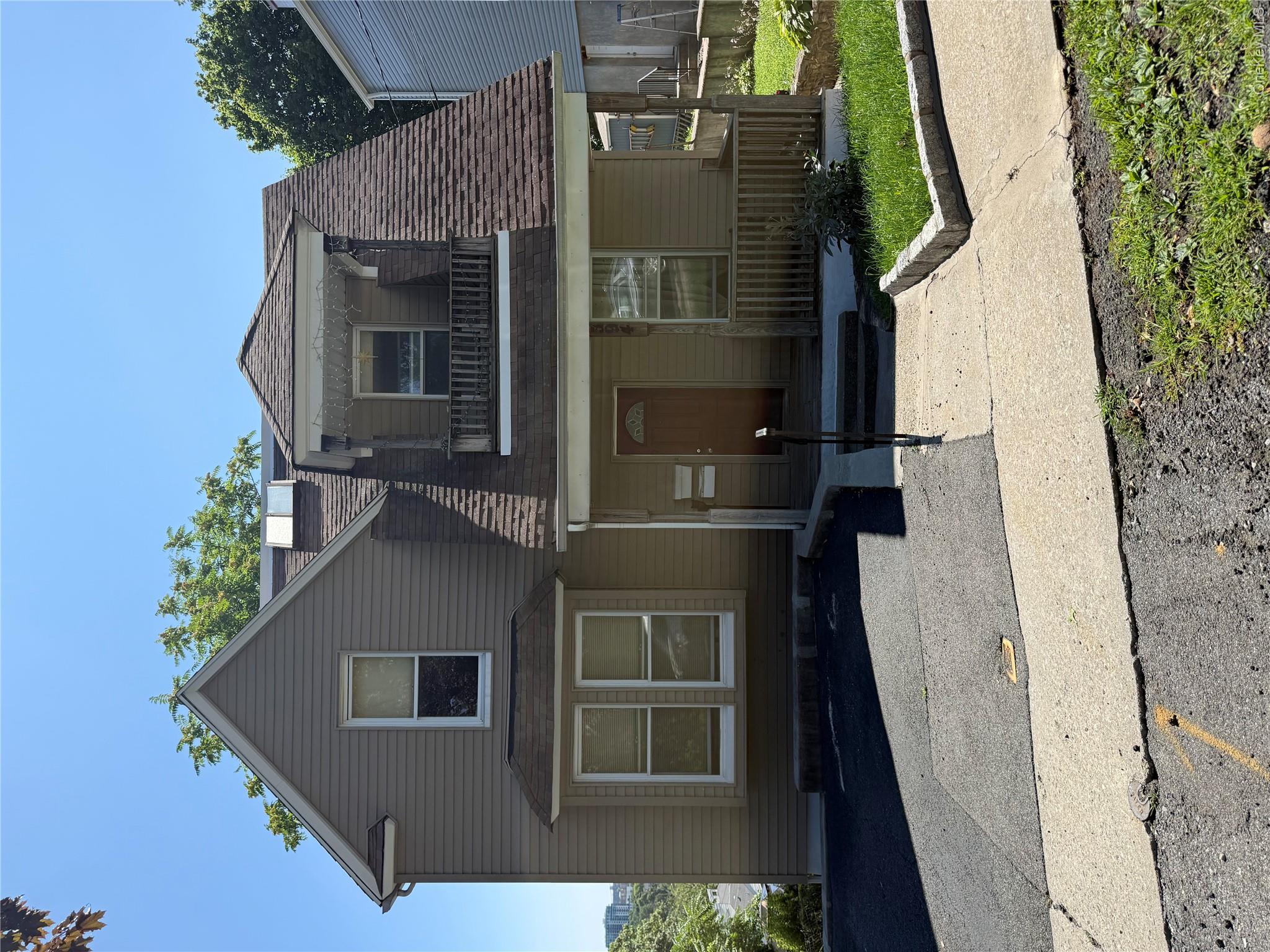 Investor Special! Great opportunity in desirable North Yonkers to rest...