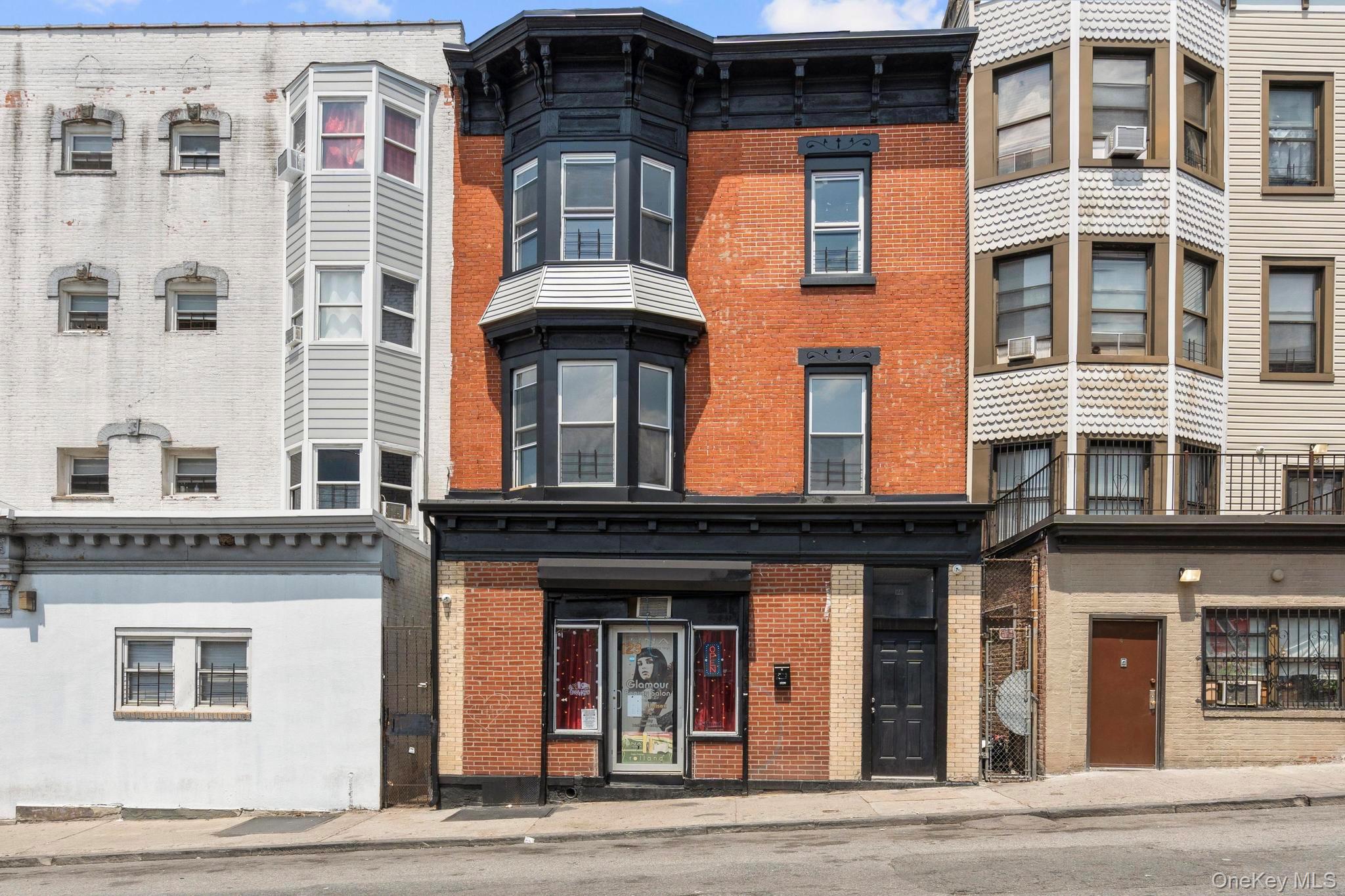 Prime Commercial Opportunity in Bustling Downtown Yonkers!
123 Elm Str...