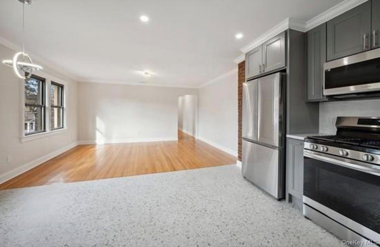 Photo 4 of this property