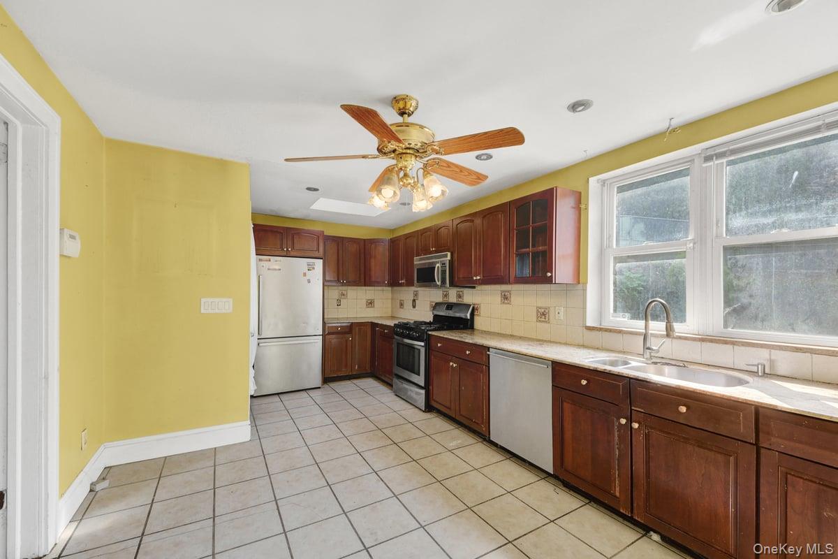 Photo 6 of this property