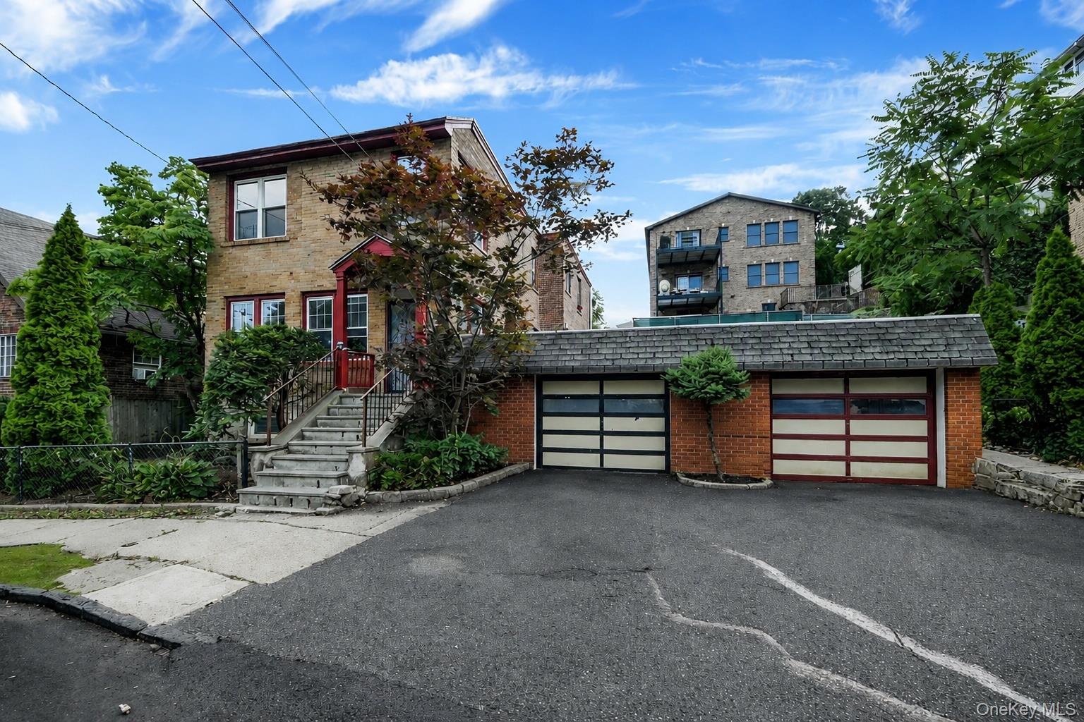 Located in the desirable Dunwoodie neighborhood of Yonkers, this all-b...