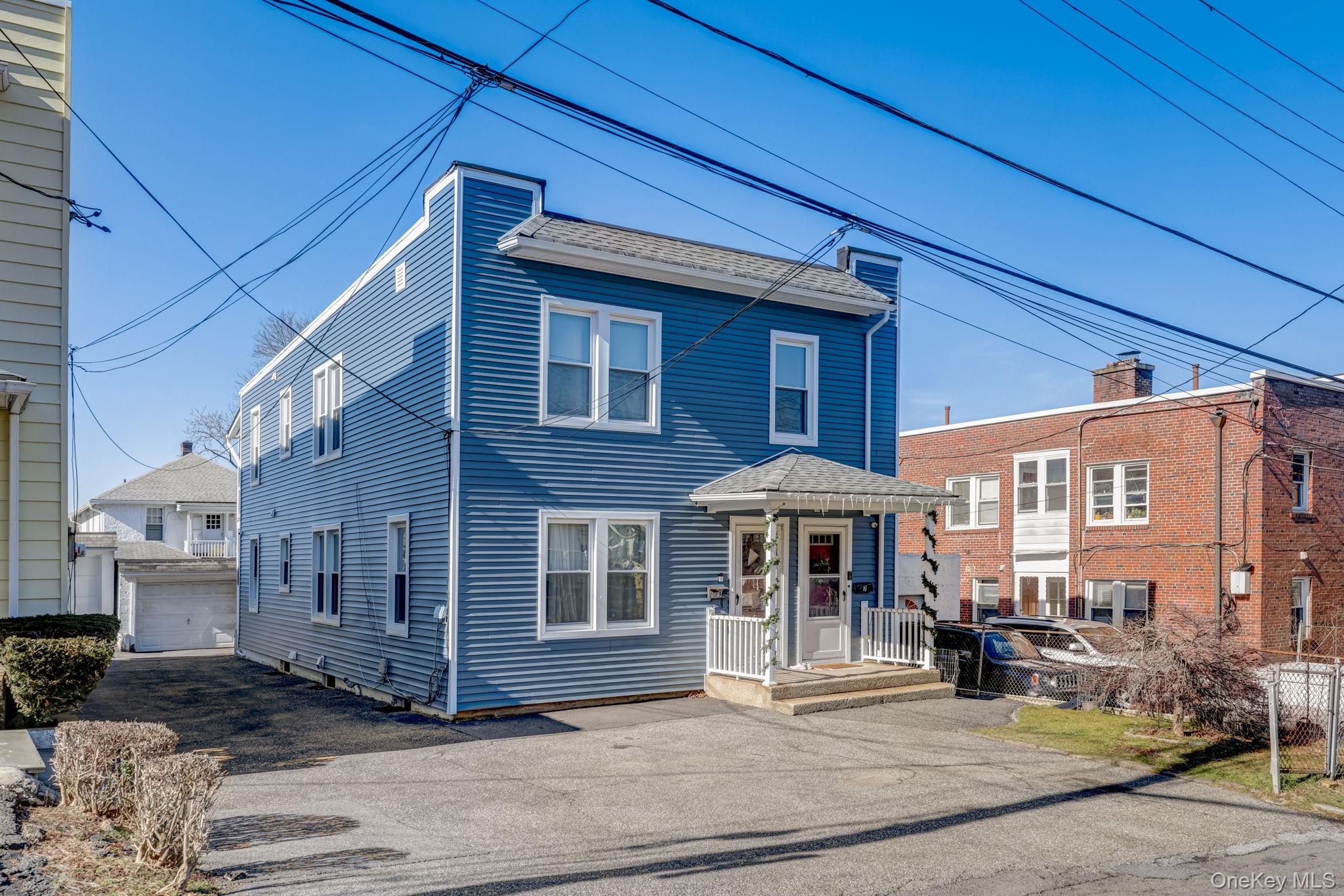 This beautifully updated rental unit features a new kitchen and an ope...