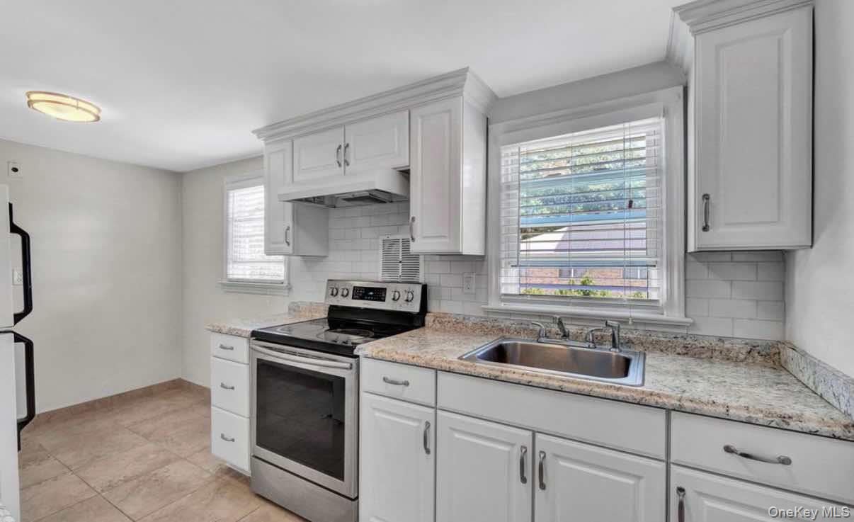 Photo 4 of this property