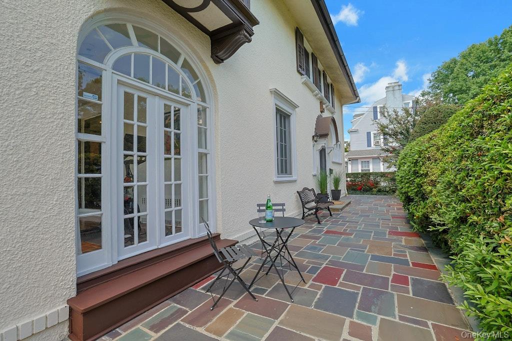 Photo 4 of this property