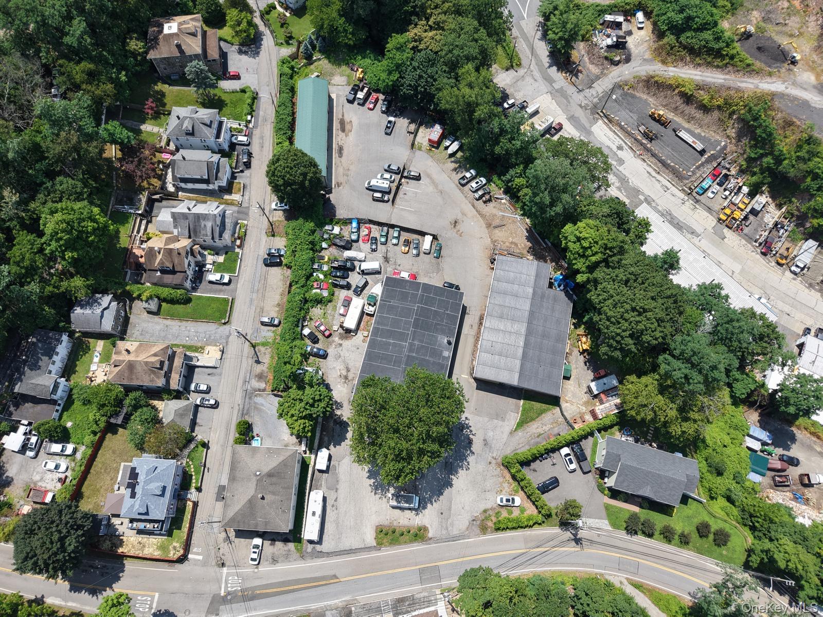 An exceptional investment opportunity at 37 Old Albany Post Road in Os...