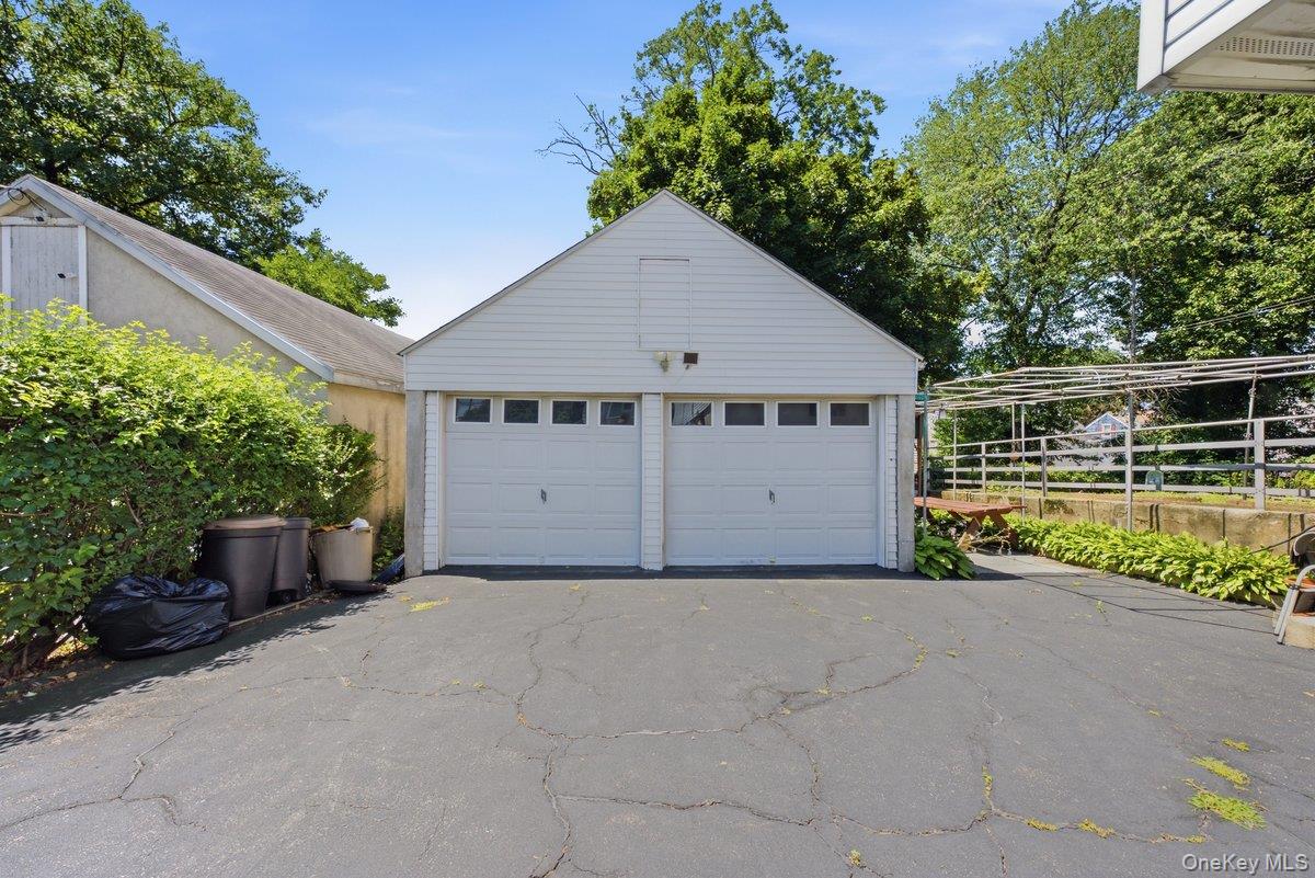Photo 4 of this property