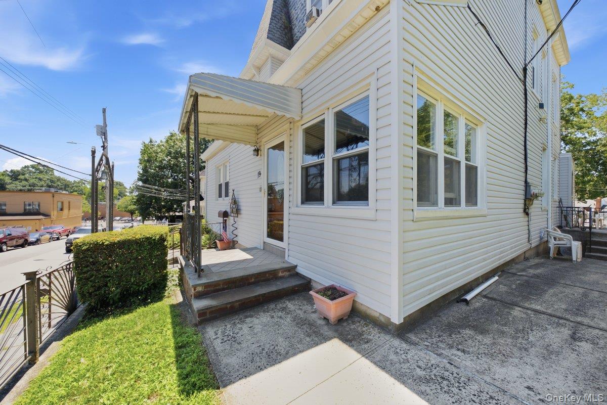 Photo 6 of this property