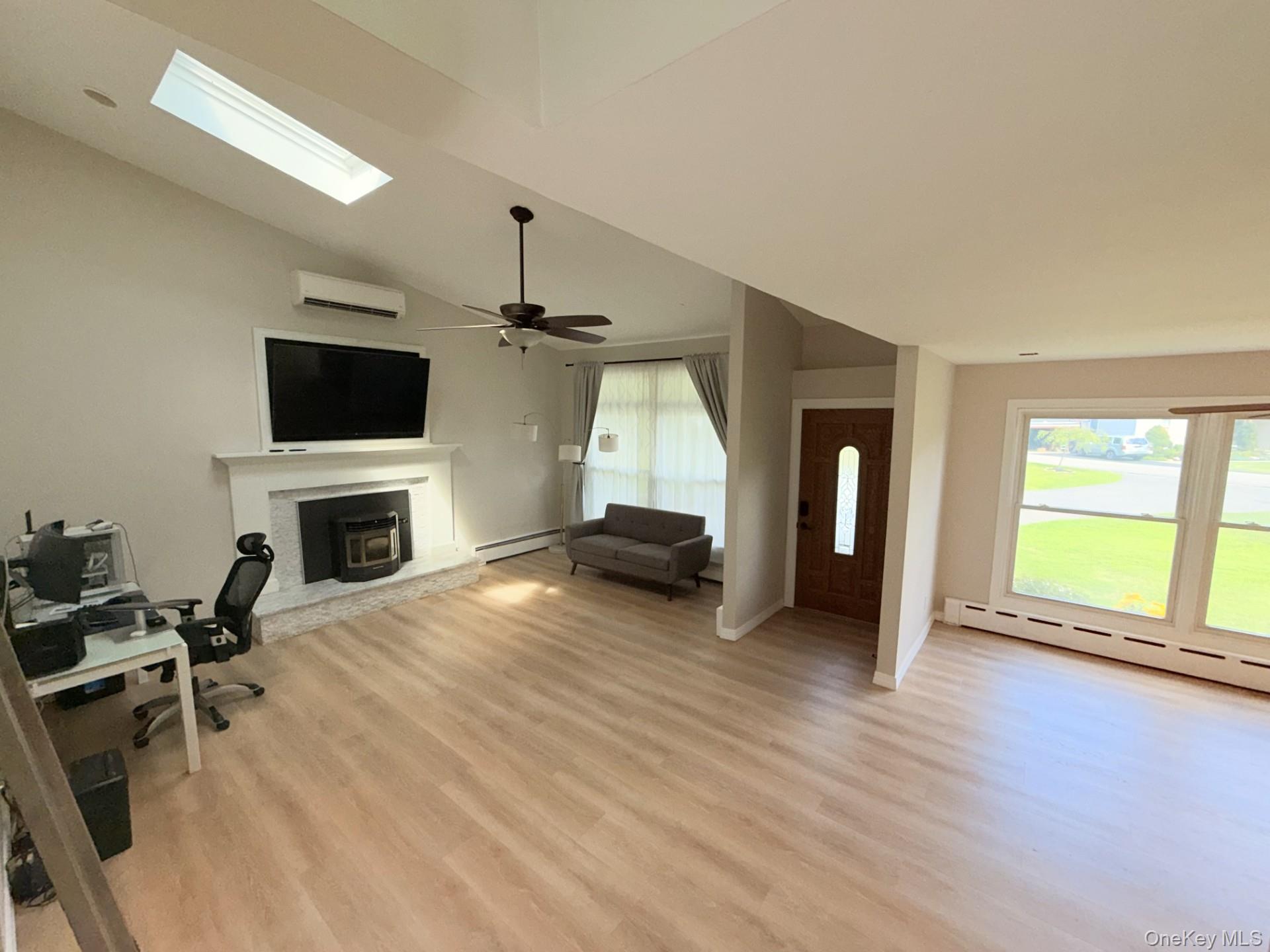 Photo 4 of this property