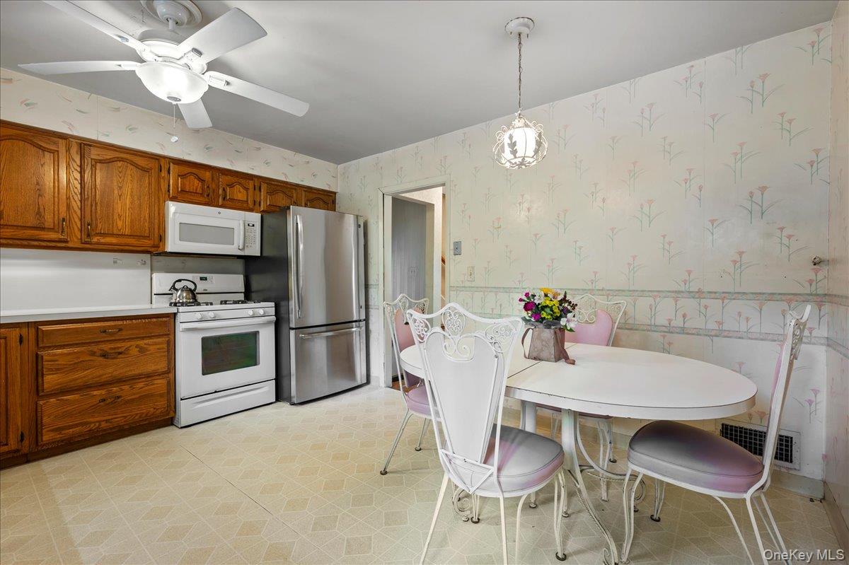 Photo 11 of this property