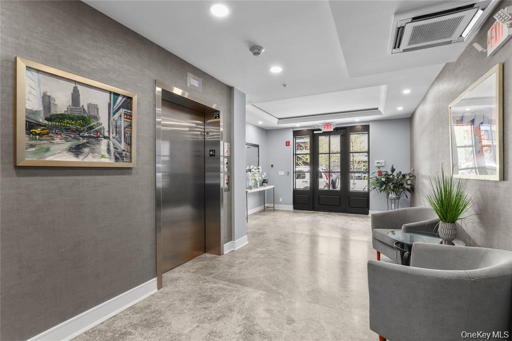 Welcome to The Townhouse on Purdy. This 2022 boutique style building i...