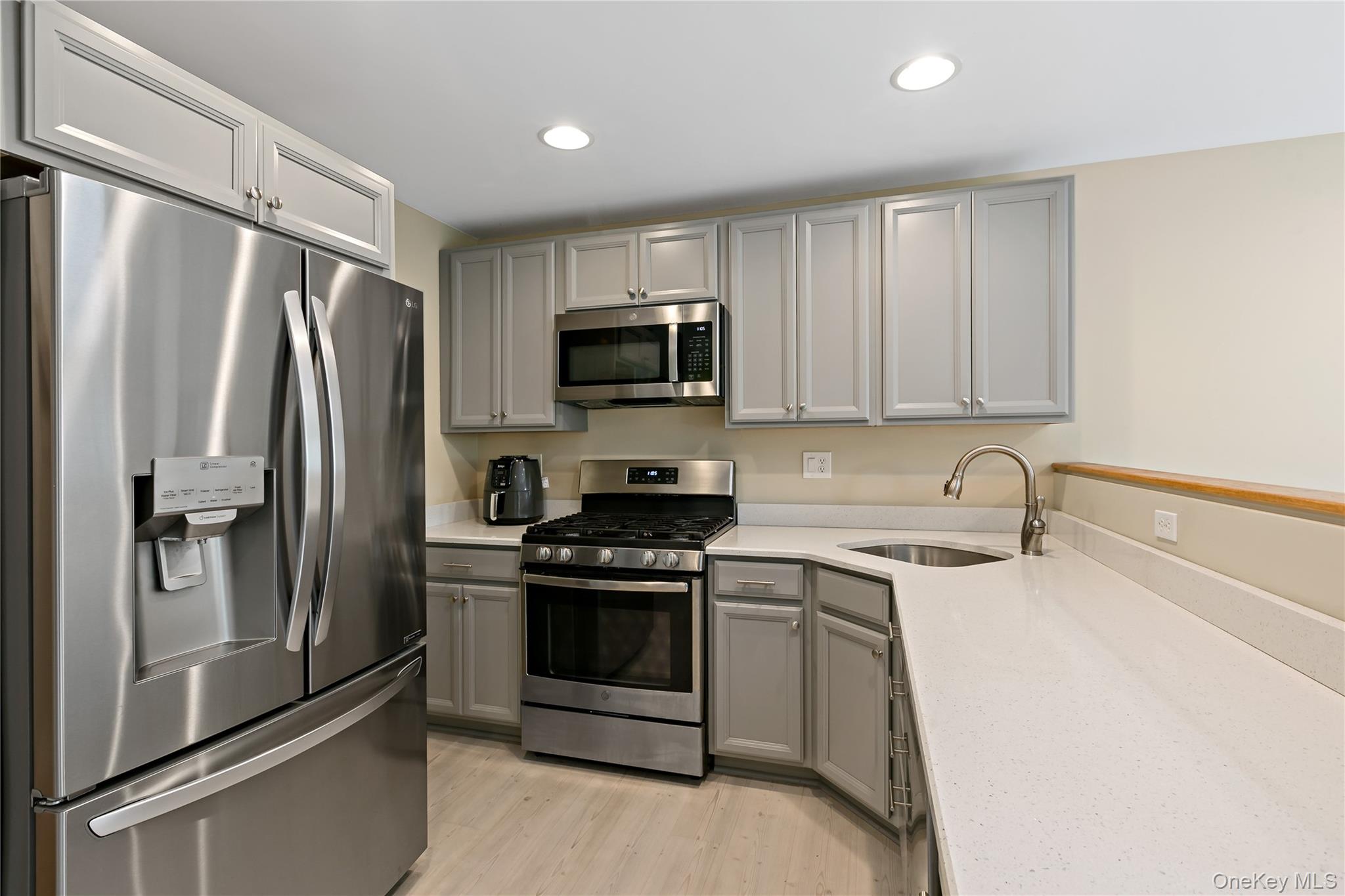 Photo 6 of this property