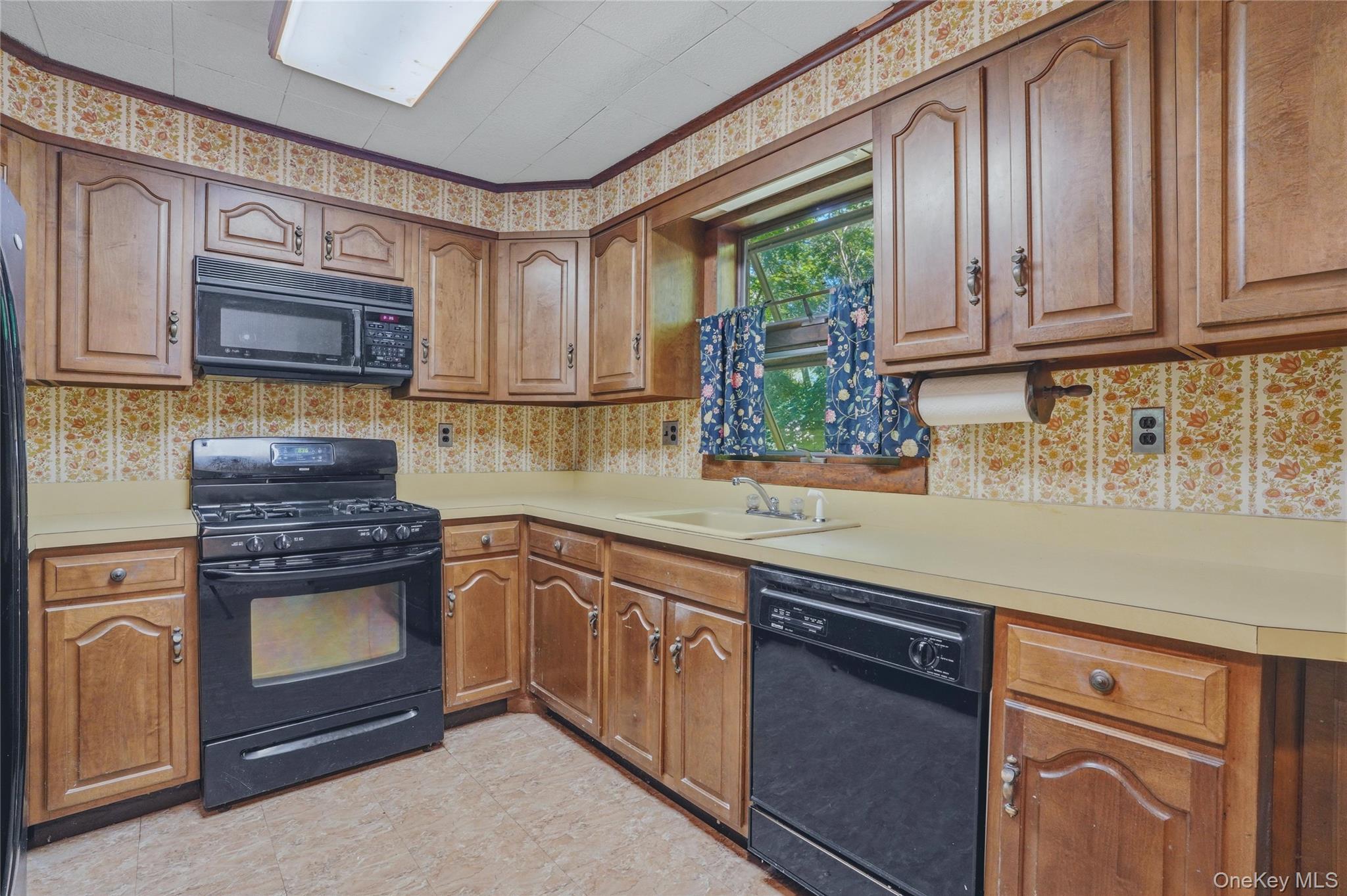 Photo 10 of this property
