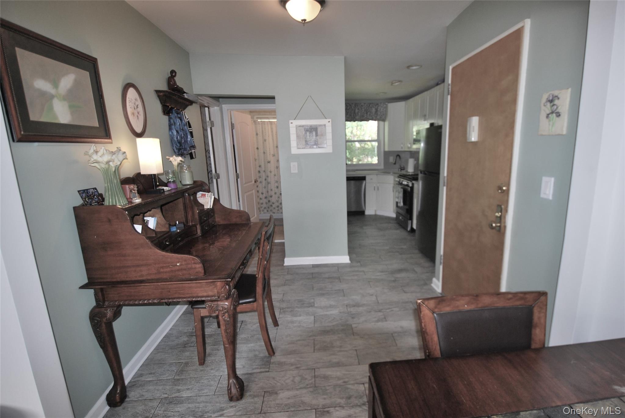 Photo 4 of this property