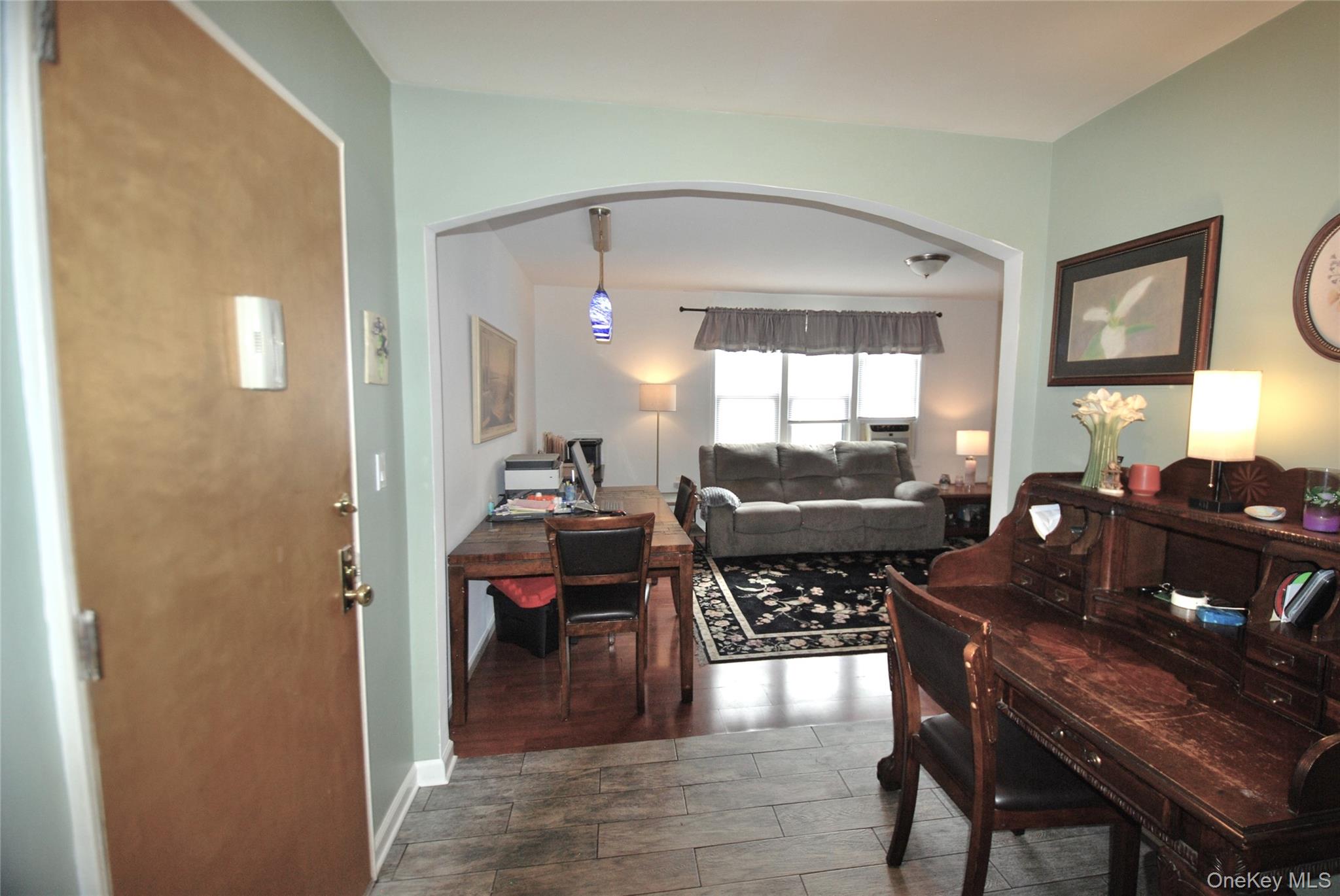 Amazing Garden Apt with custom renovations at Bryn Mawr Ridge!!
Spacio...
