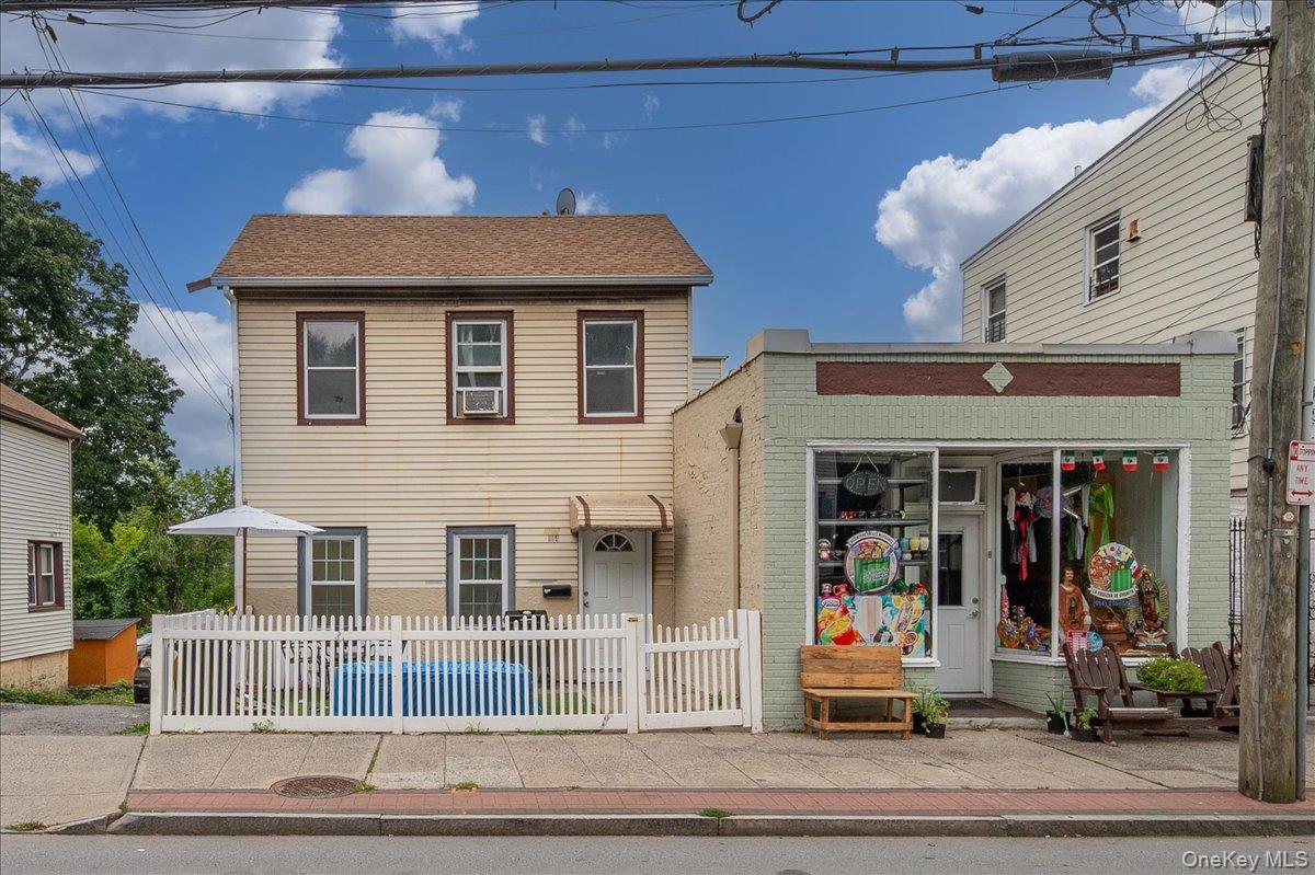 Fantastic mixed-use investment opportunity in White Plains! This well-...