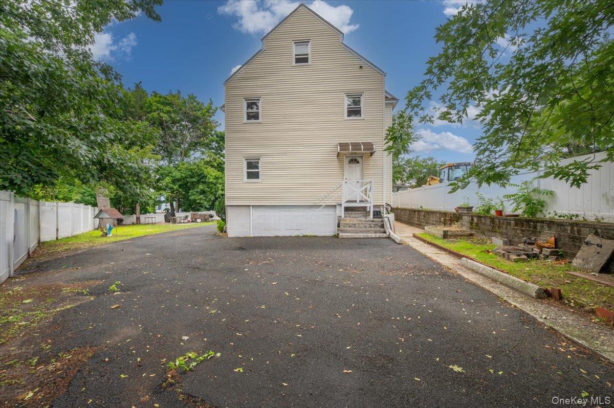 Photo 4 of this property