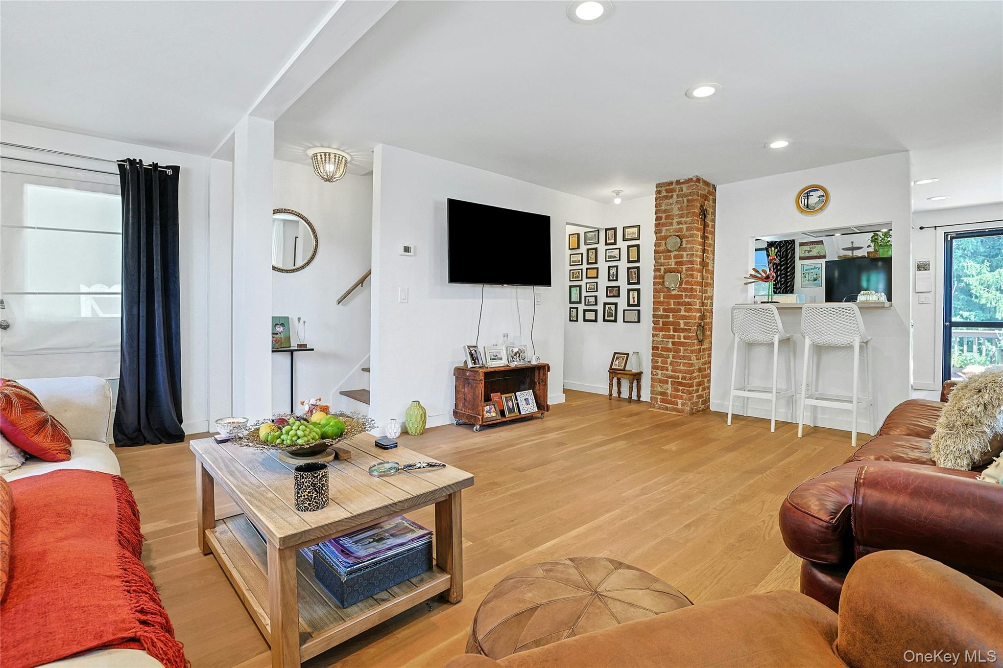 Photo 4 of this property
