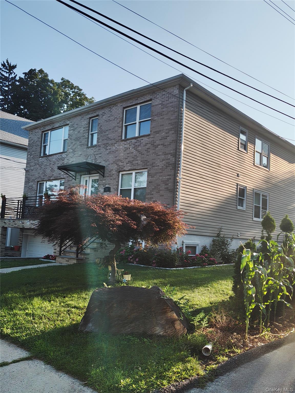 WELCOME TO YONKERS. Amazing 3-bedroom Rental on Truman Avenue, Westche...