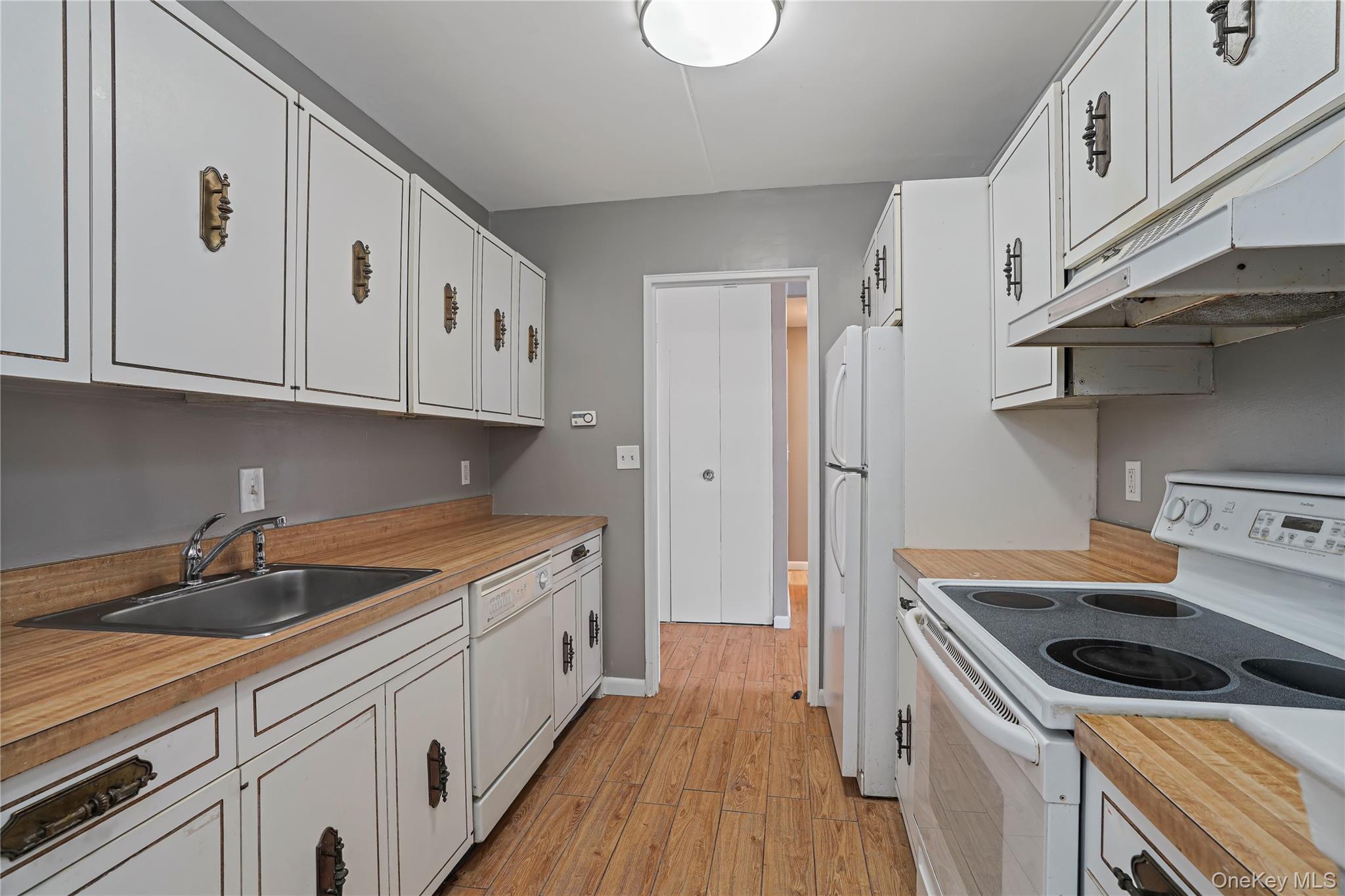 Photo 6 of this property