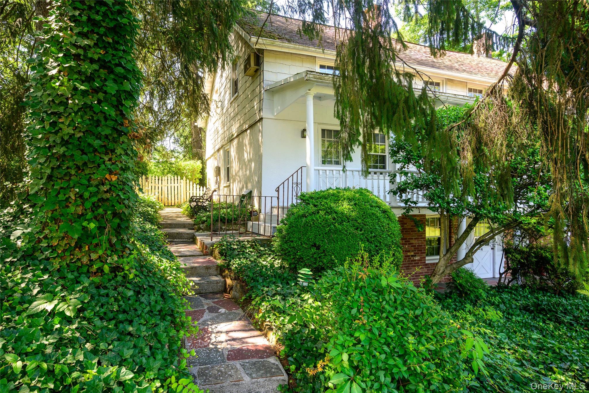 Photo 4 of this property