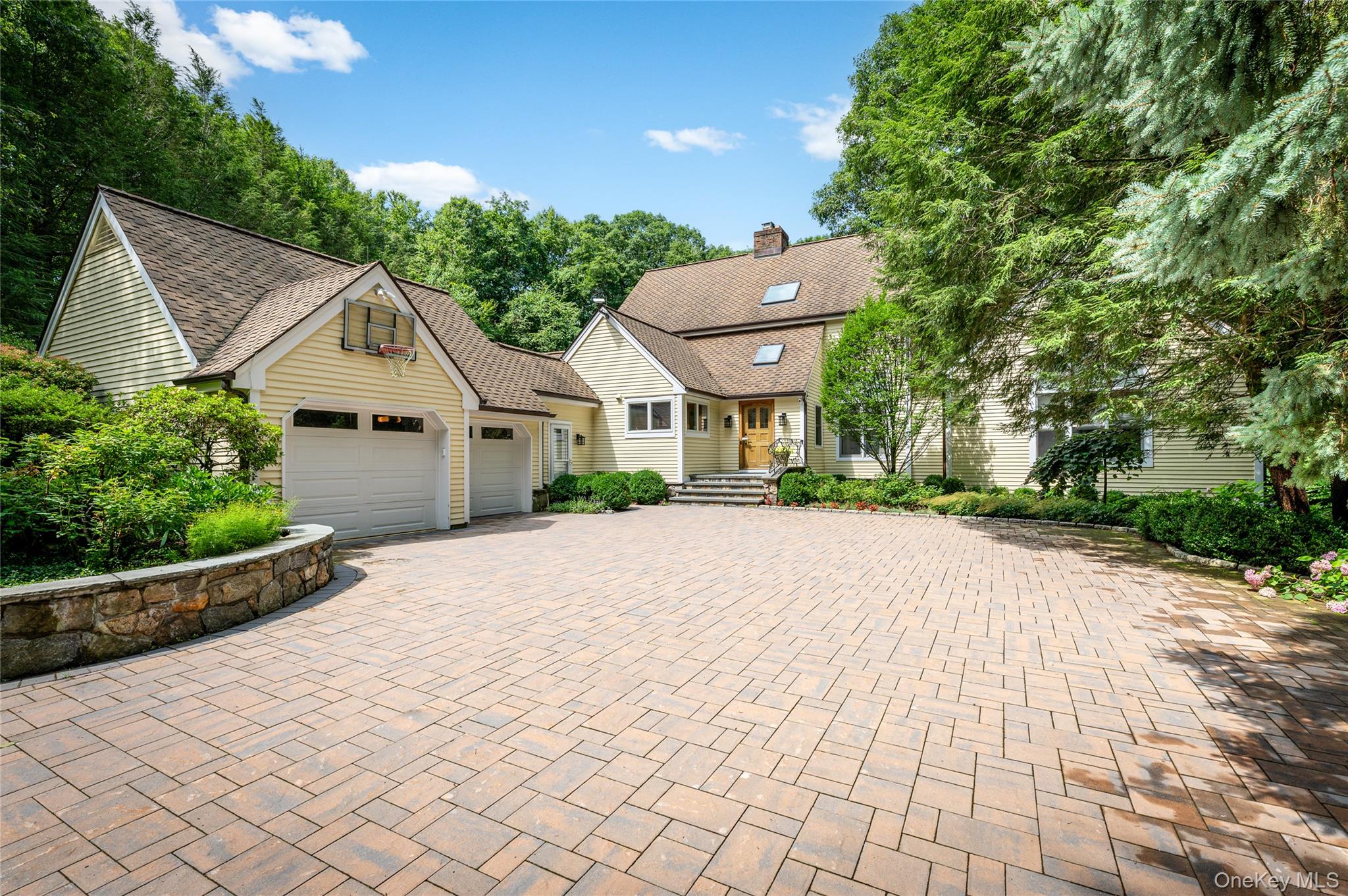 Custom built in 1987 as a country weekend retreat, this distinctive co...