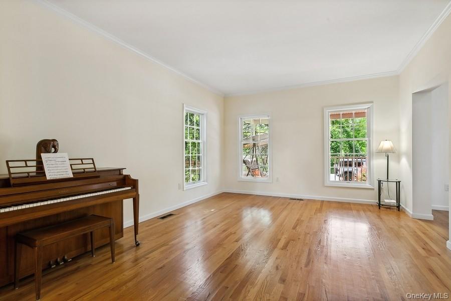 Photo 4 of this property