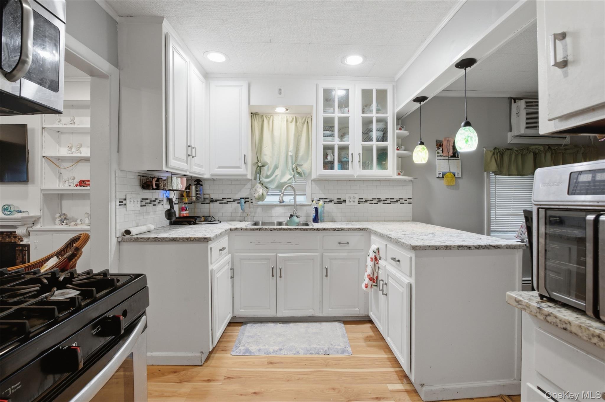 Photo 6 of this property