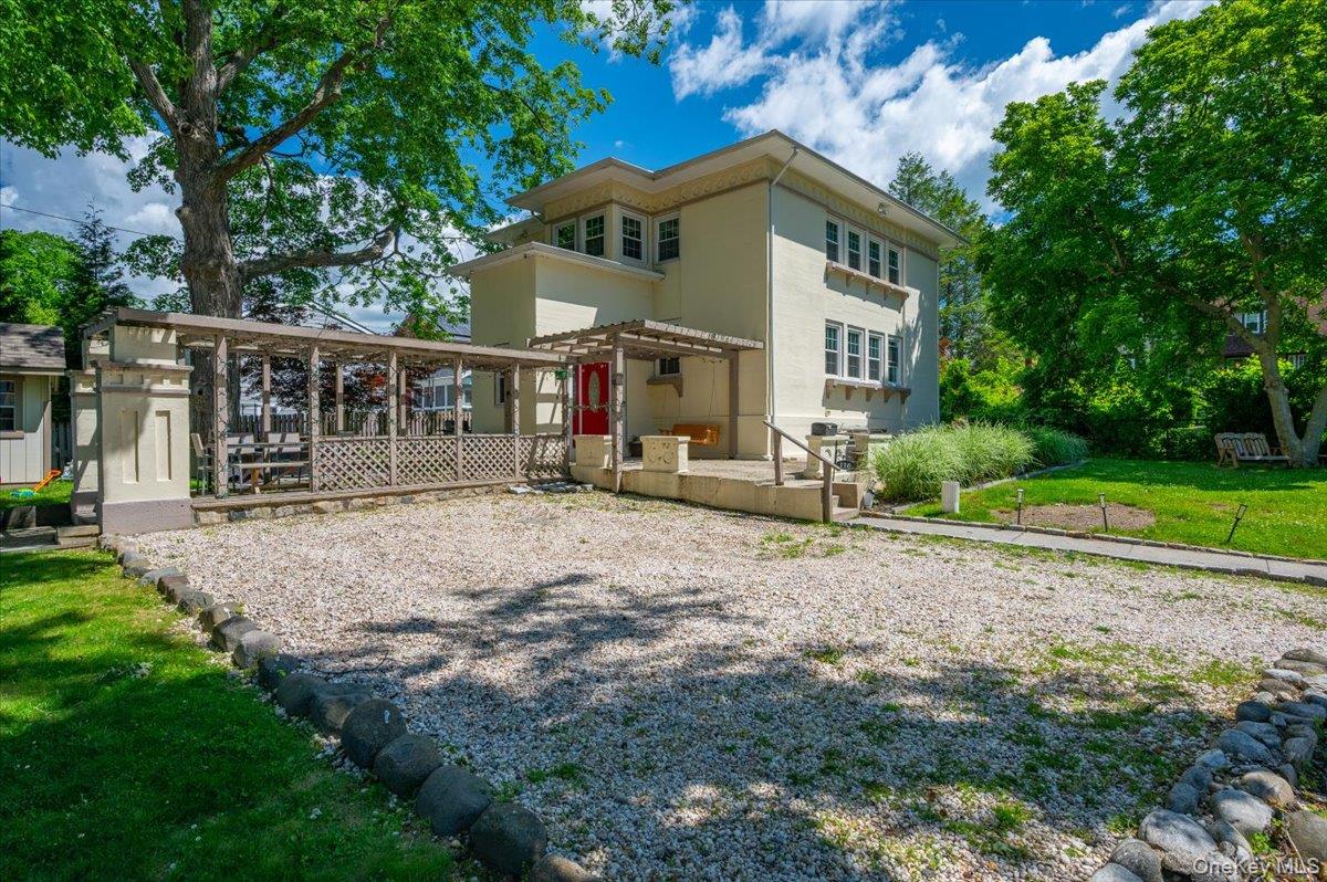 Photo 4 of this property