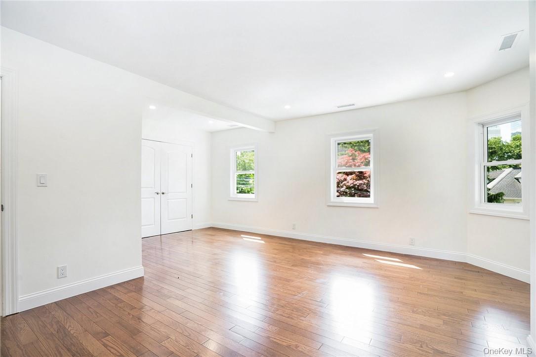 Photo 4 of this property