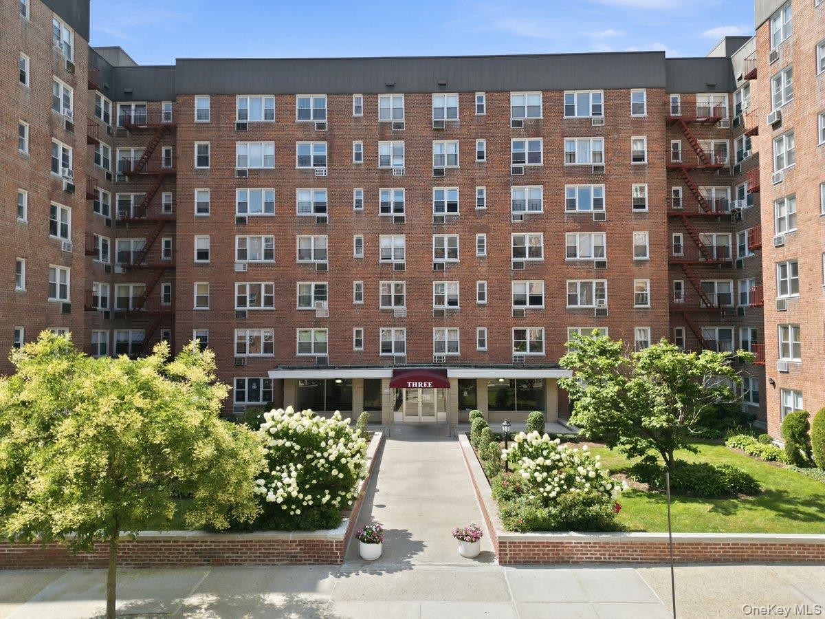 Welcome to Sadore Lane Estates, one of Yonkers' most sought-after co-o...
