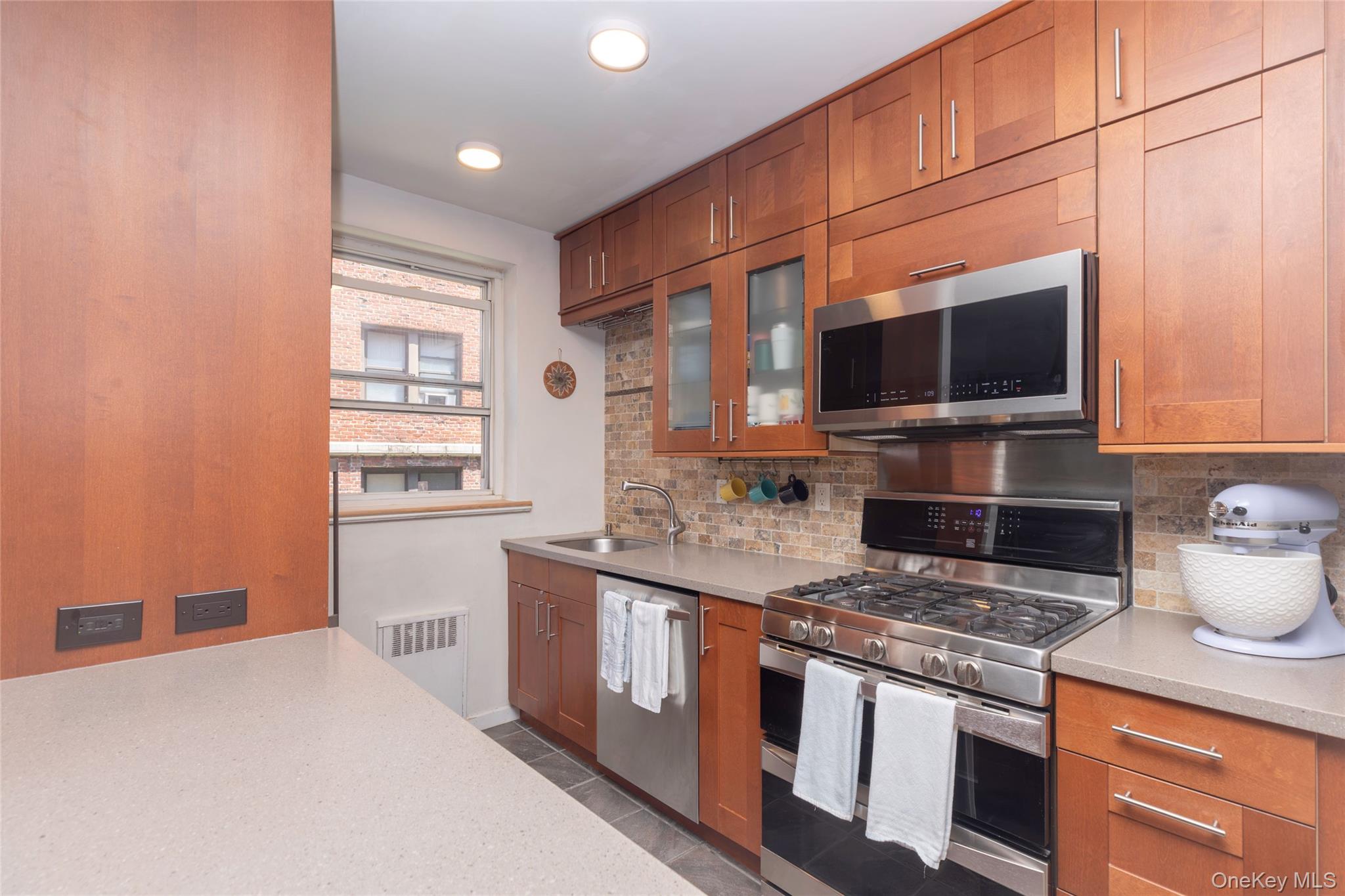 Photo 4 of this property