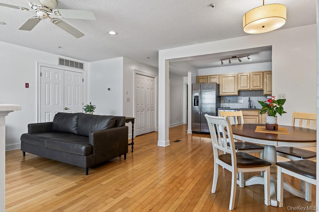 Photo 4 of this property