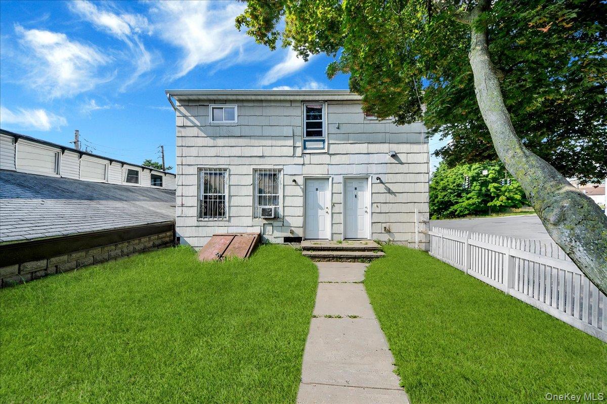 RARE Downtown Peekskill Investor Gem — Just steps from vibrant Downtow...