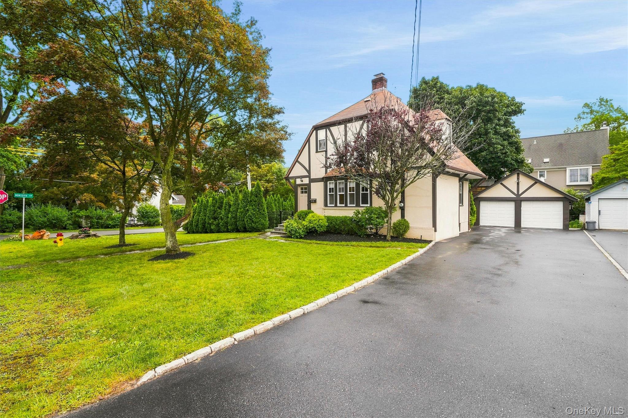 Photo 4 of this property