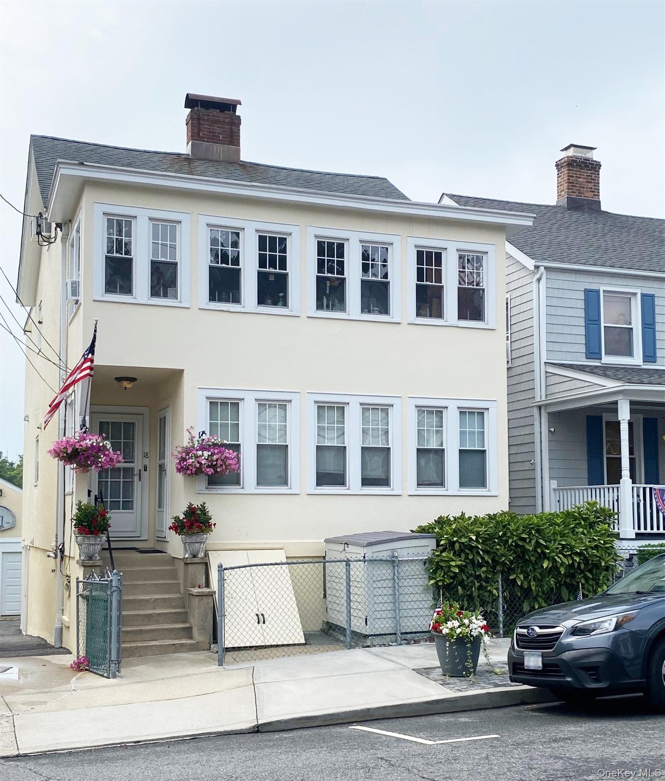Bright, spacious 2 br, 1 bth in Irvington. Freshly painted with origin...