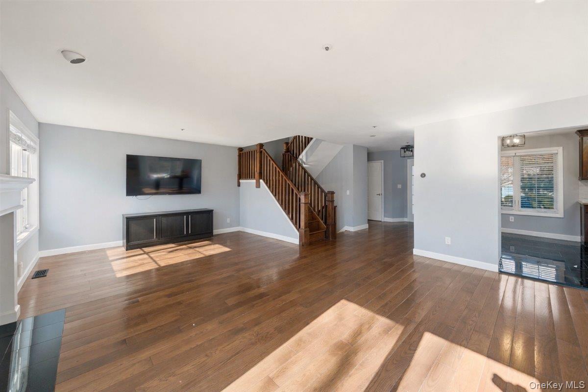 Photo 4 of this property
