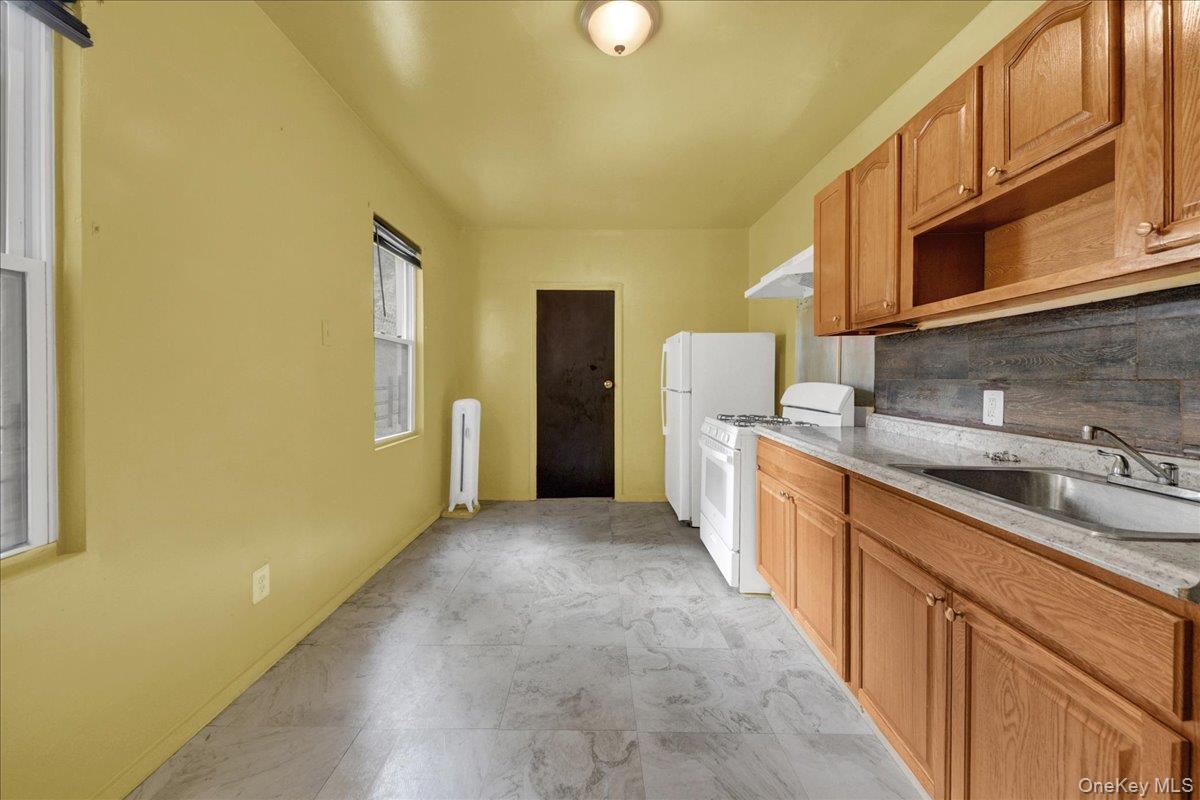 Photo 3 of this property