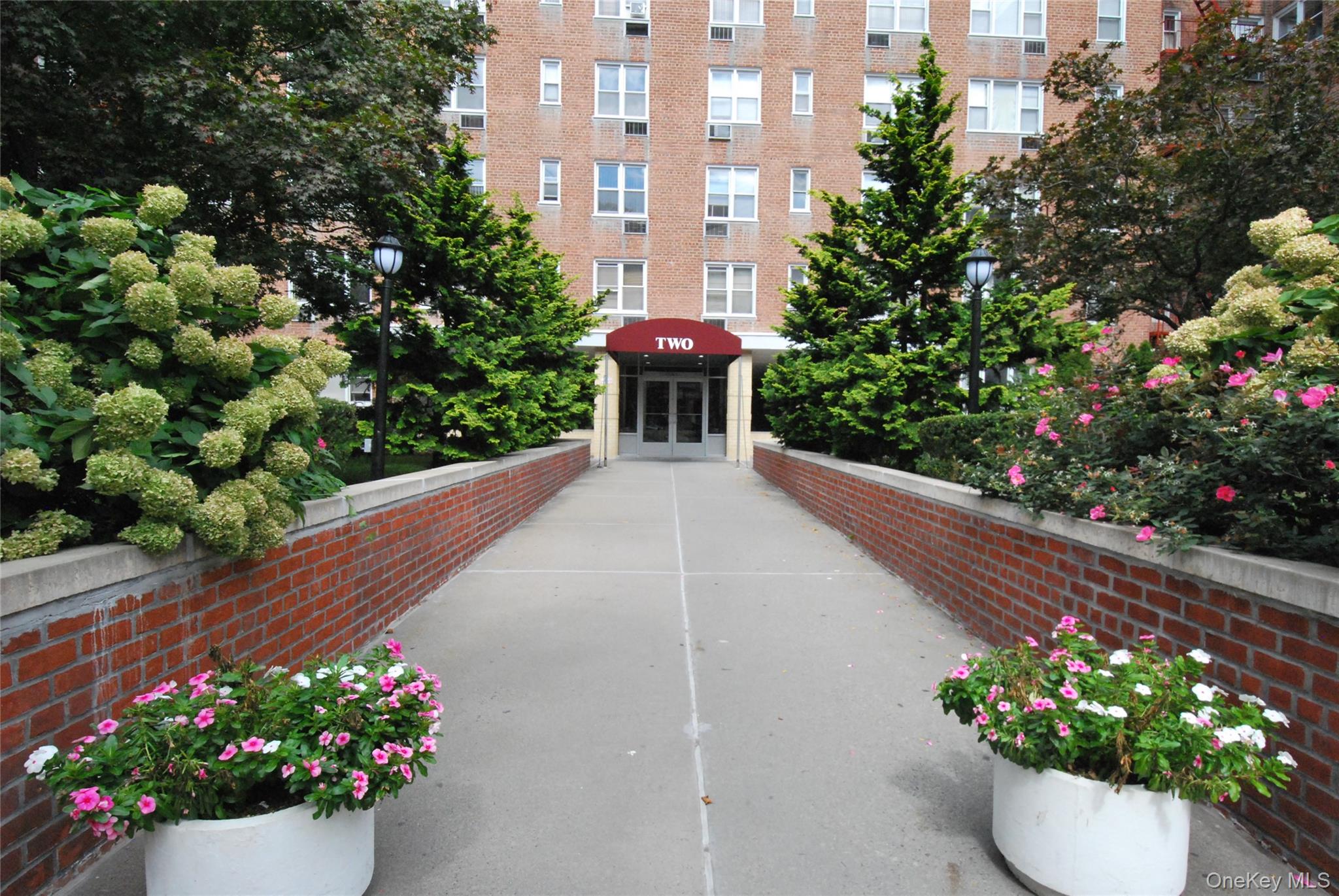 Lovely 2 BR at Sadore Lane Estates with Bright double exposures and AS...