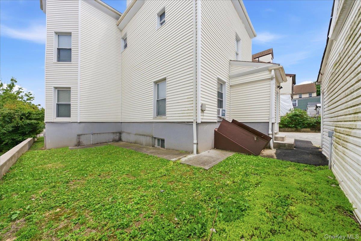 Photo 4 of this property