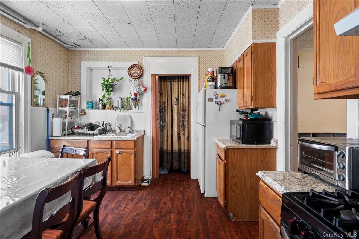 Photo 6 of this property
